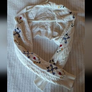 Cider White Cable Knit Sweater with Floral Embroidery